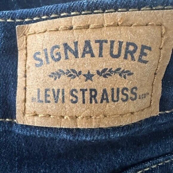 Levi Strauss Signature Women's 8 Modern Bootcut Jeans Dark Blue Wash - Picture 10 of 10